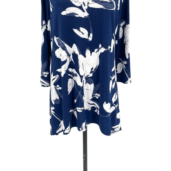 Clara Sunwoo Navy Blue White Floral Keyhole Tunic Top Size Large - Picture 3 of 6